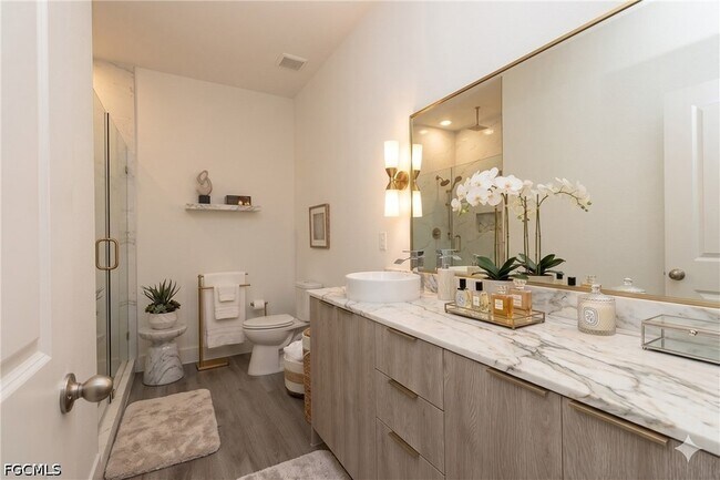 Photo - 1217 Cellini St E