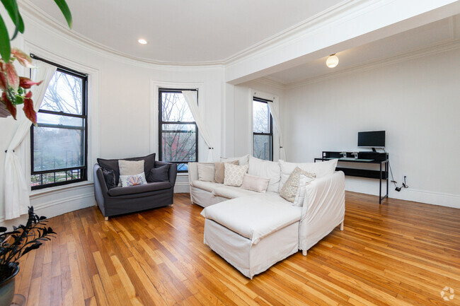 Building Photo - 209 W Newton St Unit 3 Rental