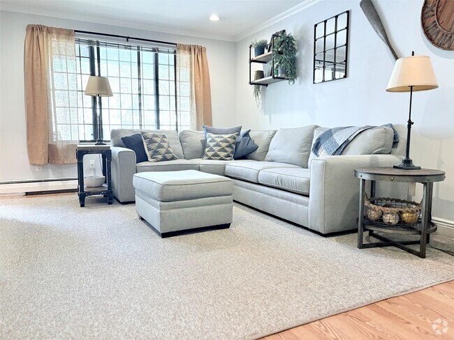 Building Photo - 13 Foxwood Dr Unit 7 Rental