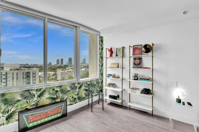 Building Photo - 1100 West Ave Unit 1019 Rental