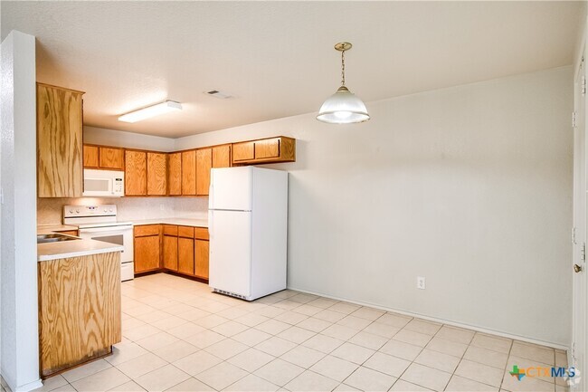 Building Photo - 2709 Lucille Dr Rental