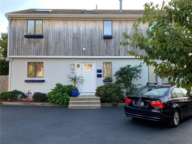 Photo - 174 Narragansett Ave