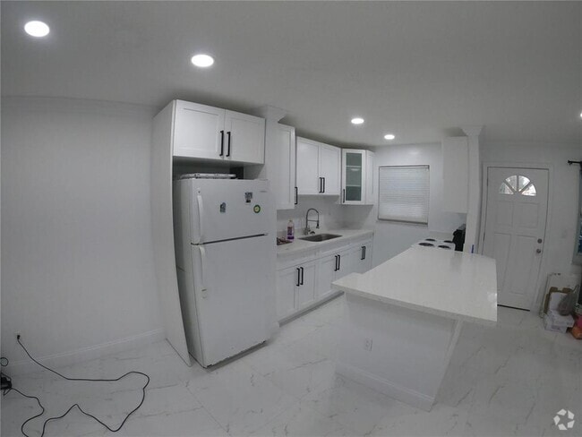 Building Photo - 3265 Griffin Rd Unit 103 Rental