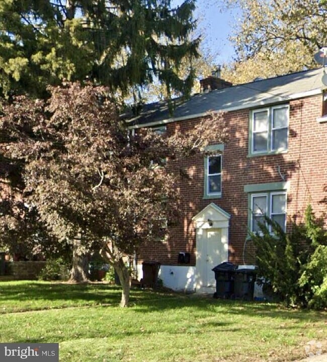 Building Photo - 2707 W 4th St Rental
