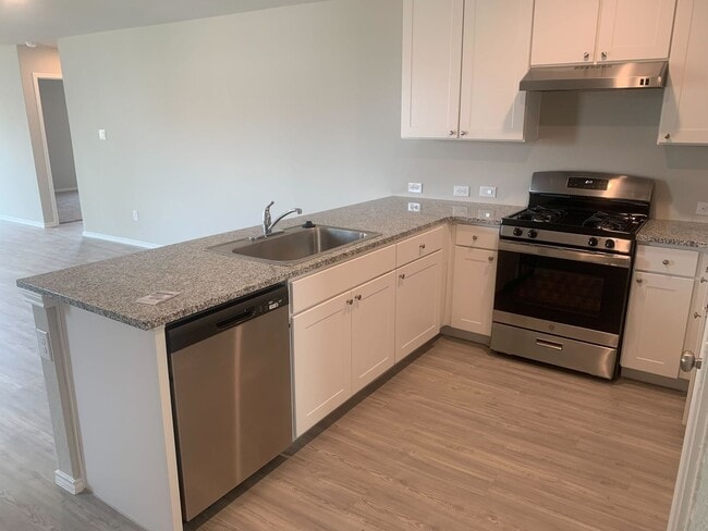 Photo - *COMING SOON* Comfortable Living with Open Kitchen & Fenced Yard!