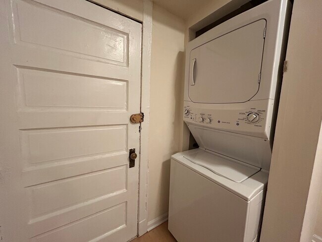 Photo - 2554 W Eastwood Ave Unit 1