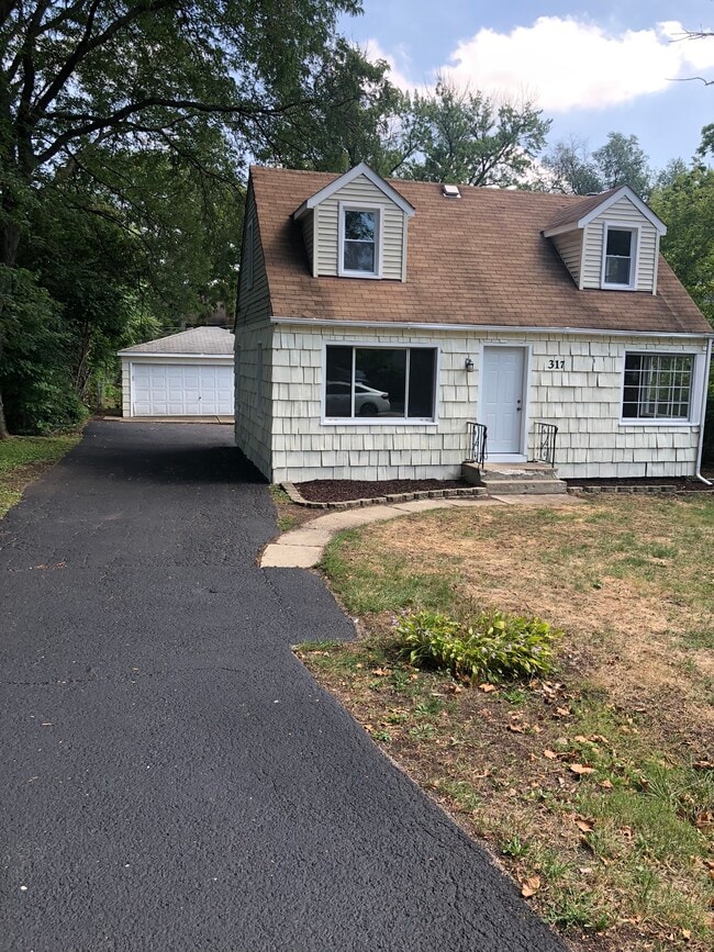 Building Photo - 317 N La Londe Ave Rental