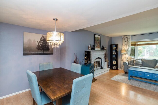 Photo - 627 Novavista Dr