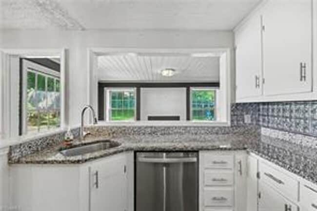 Building Photo - 1249 Wedgewood Dr