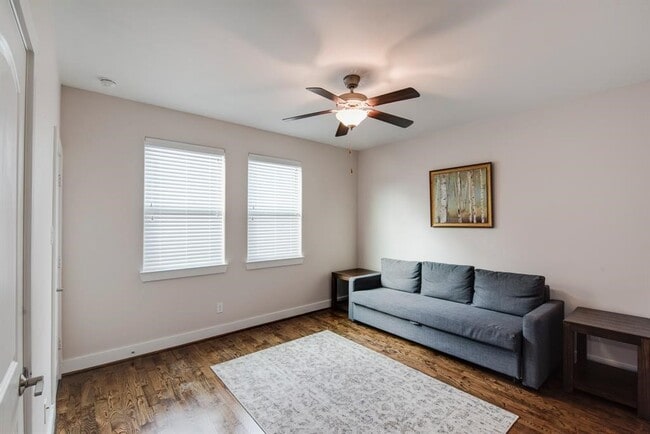 Photo - 1428 Wilson St