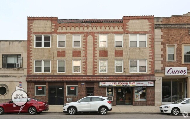Building Photo - Apartments for Rent on Oak Park in Berwyn! Unit 3244-01