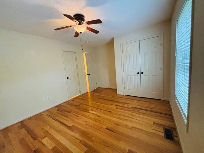 Photo - 812 Glade Rd