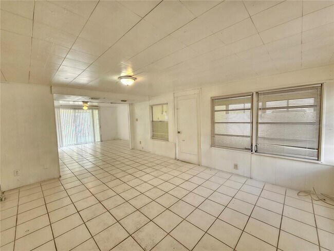 Photo - 5706 Dr M.L.K. Jr St N