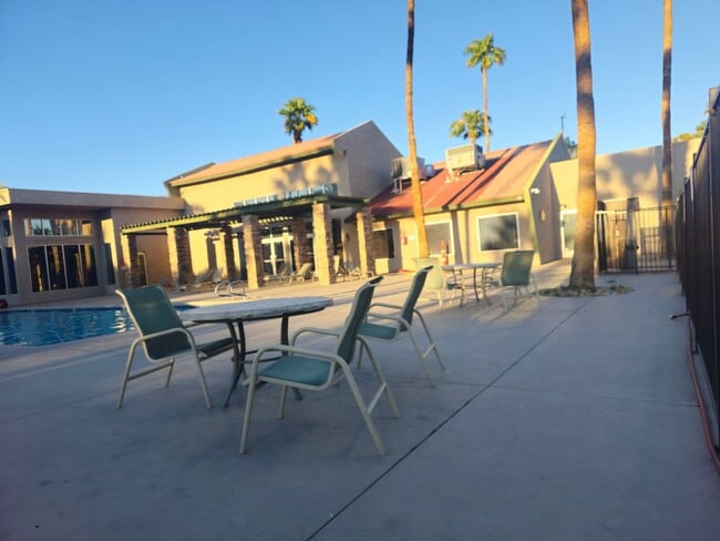 5332 River Glen Dr