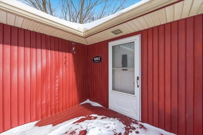 Photo - 6891 Somerset Dr