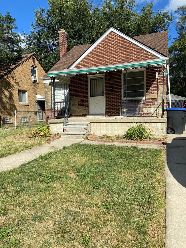 3 Bedroom 1 Bath Home in Detroit - 3 Bedroom 1 Bath Home in Detroit