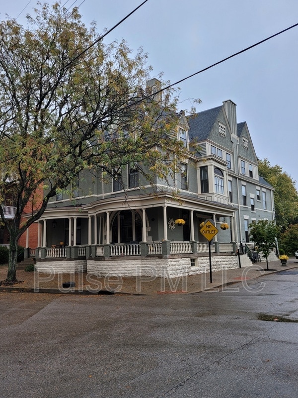 Photo - 530 Garrard St