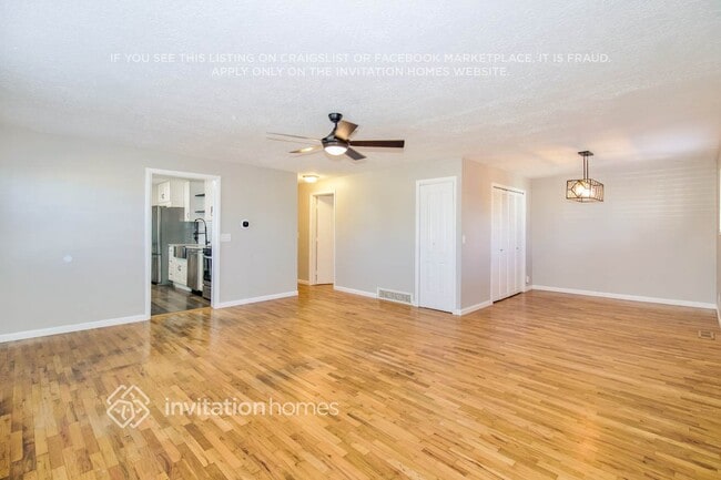 Photo - 381 Marquette Dr