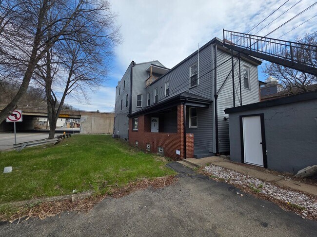 Photo - 165-167 State Street Unit 167 - Rear