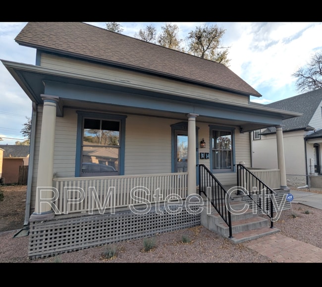 Photo - 512-512 1/2 W 10th St