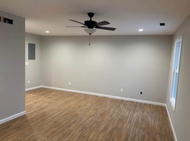 Building Photo - 240 Western Ave Unit A Rental