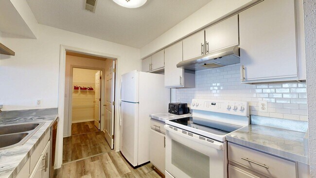 Photo - 1265 Millbrook Trail