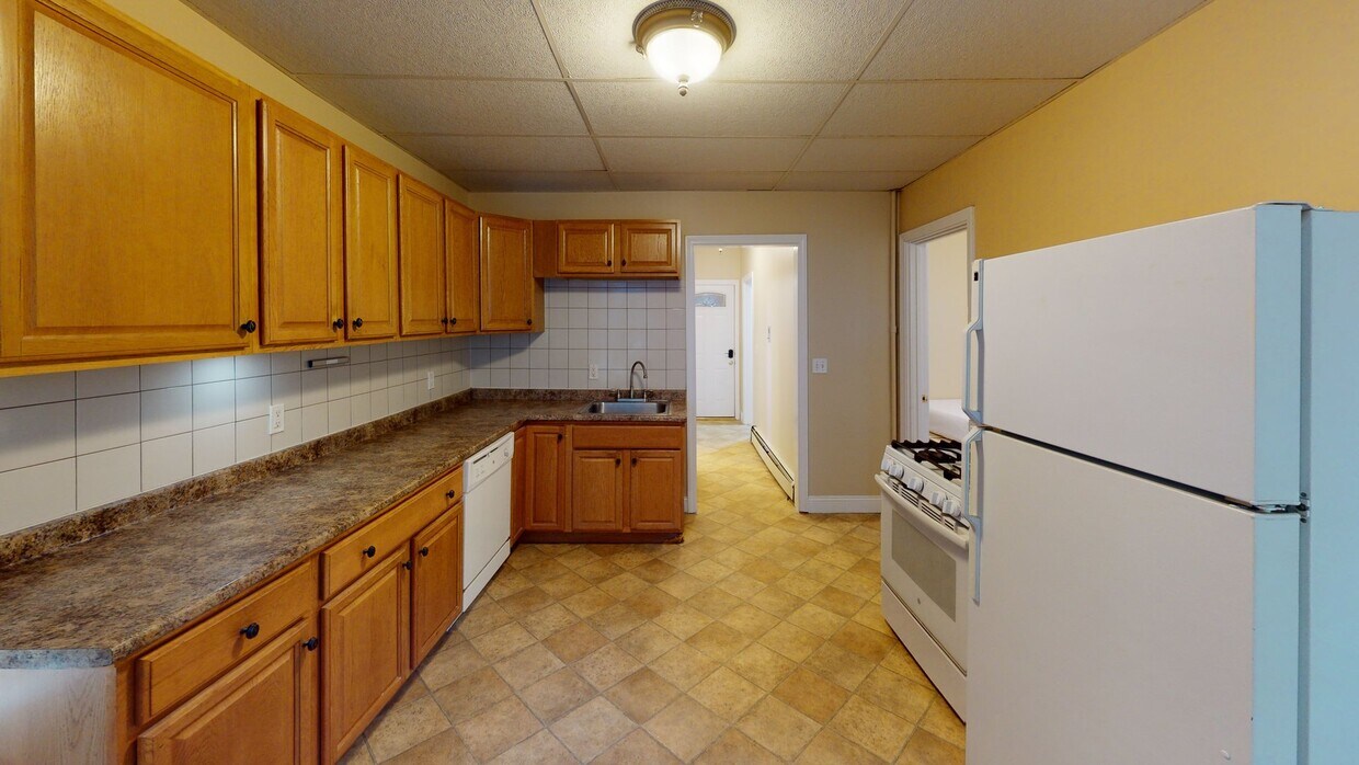 Photo - Private bedroom in 3 bed/1 bath Home