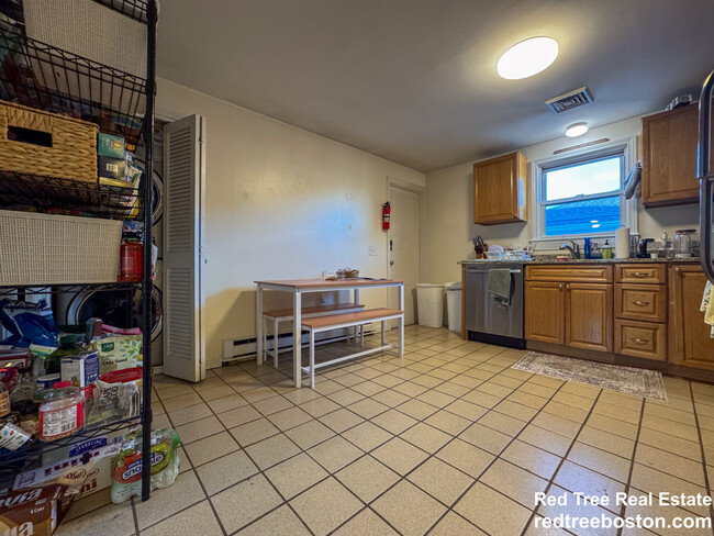 Photo - 74 Dunboy St Apartments Unit 2