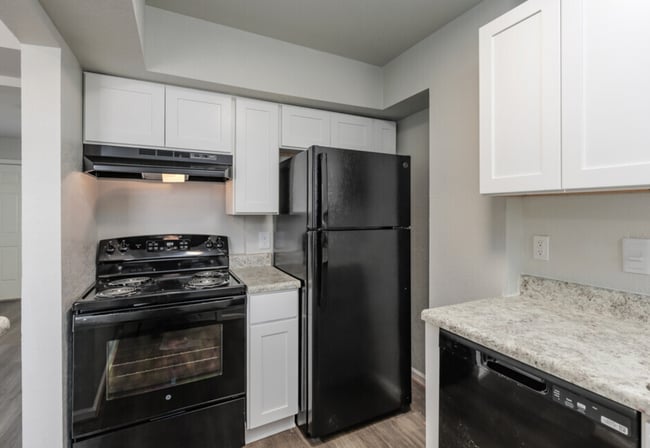 Photo - Seven Oaks Apartments