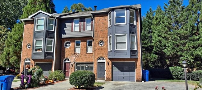 Building Photo - 428 Page Ave NE