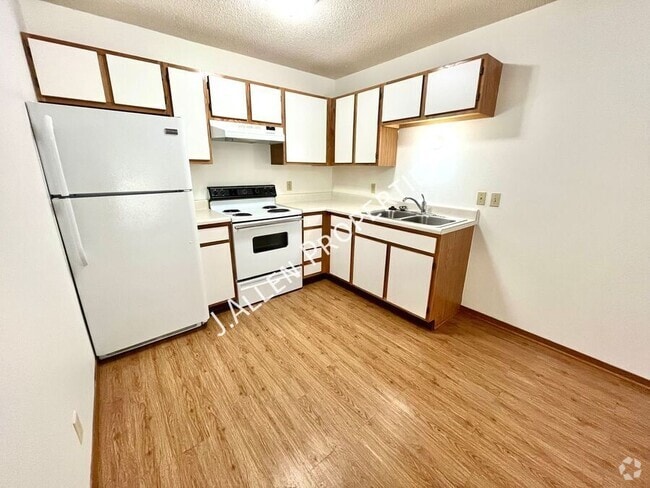 Building Photo - 904 Riverfront Rd Unit 14 Rental
