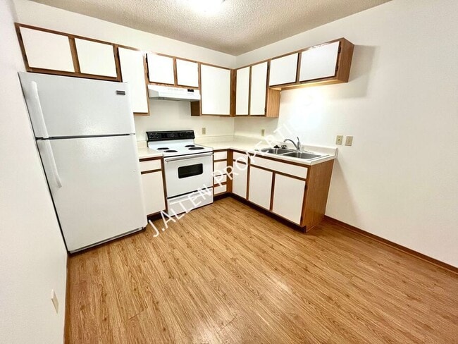 Photo - 904 Riverfront Rd Apartment Unit 14