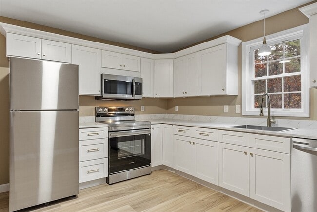 Building Photo - 72 Patterson Rd