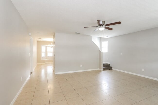 Photo - 8613 Hawbuck St