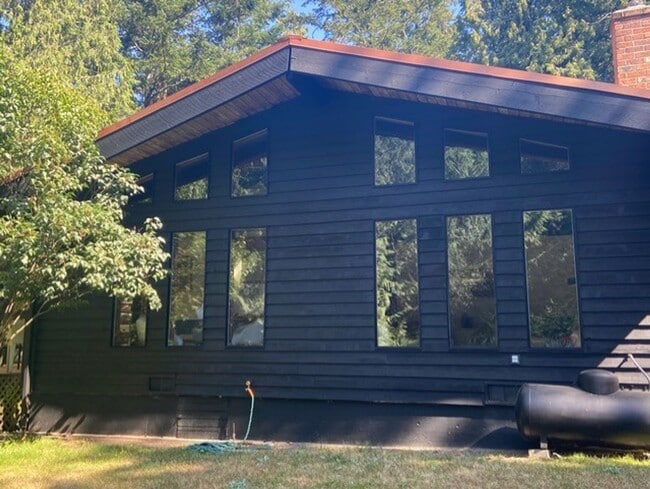 Photo - ** FIRST MONTH FREE**Lovely Home on 5 Acre...