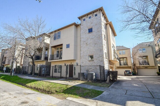 Building Photo - 222 Knox St
