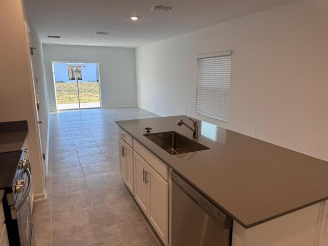 Photo - 2761 Armstrong Ave