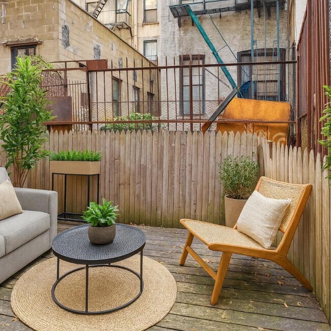 Photo - 246 Mott St Unit 4