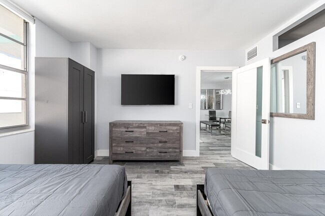 Photo - 3725 S Ocean Dr Unidad 1203