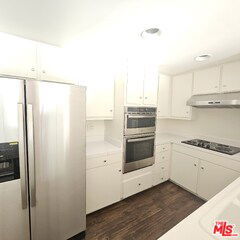 Photo - 2170 Century Pk E