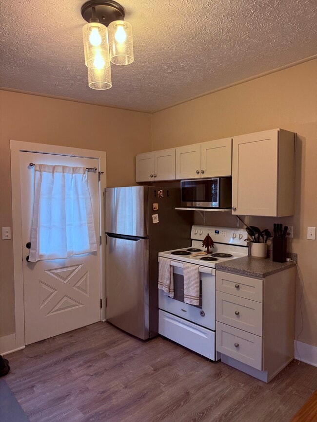 Photo - 88 E Center St