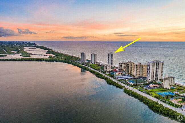 Building Photo - 5420 N Ocean Dr Unit 505 Rental