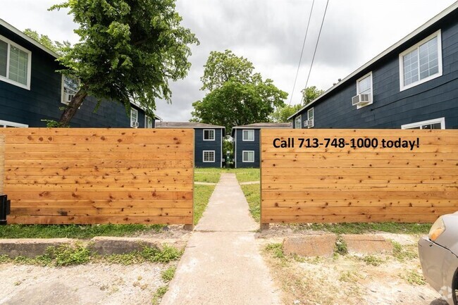 Building Photo - 2507 Delano St Unit 4 Rental