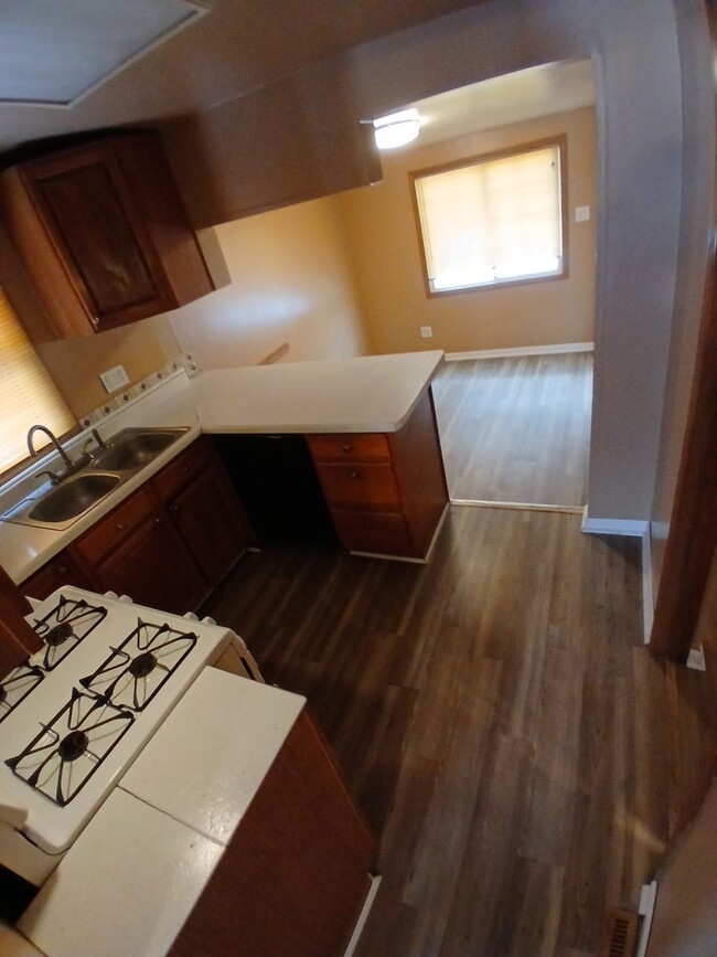 Photo - 214 Goodrich St