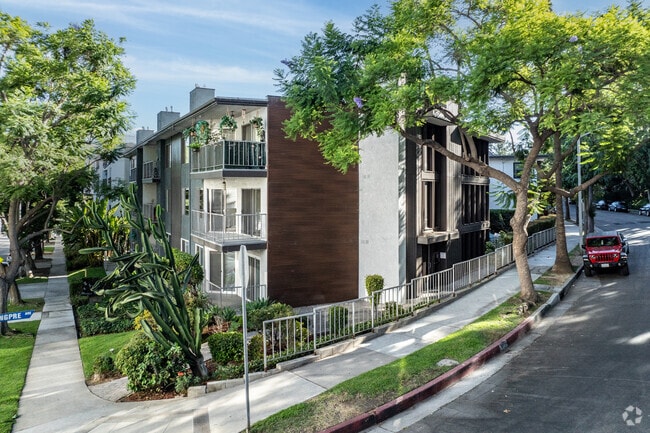 Building Photo - 8300 De Longpre Rental