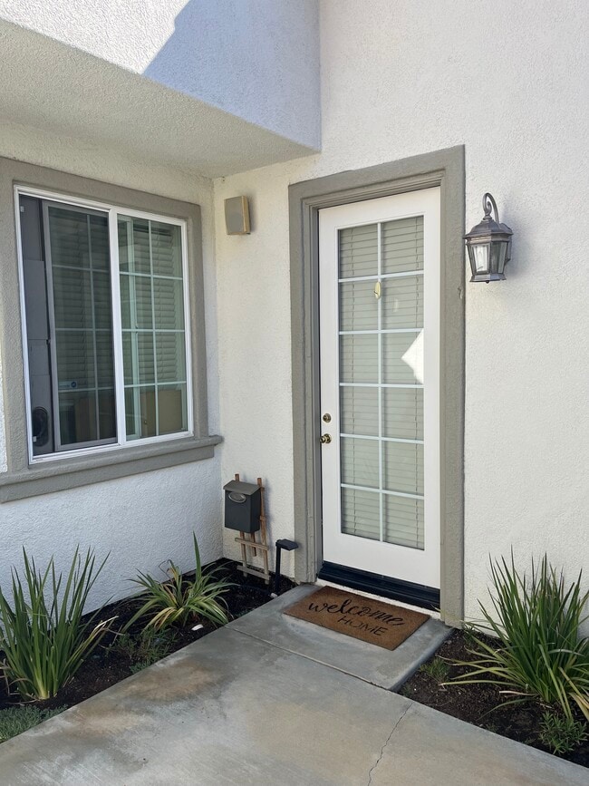 Building Photo - 39933 Williamsburg Pl Unit Casita Rental