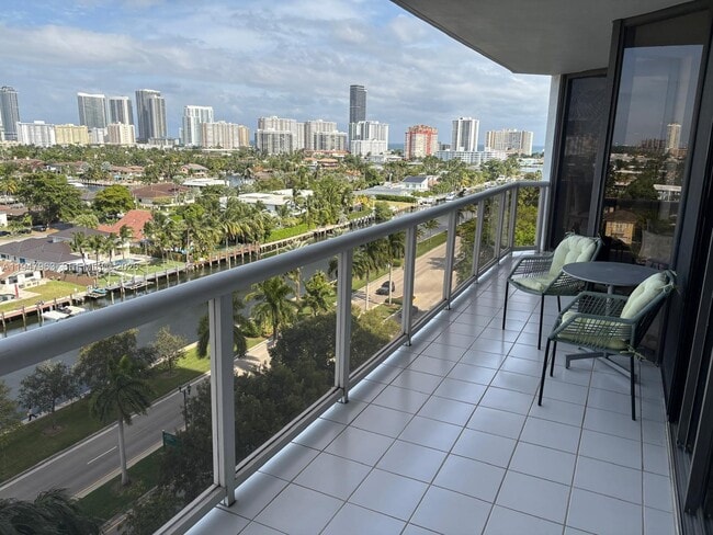 Photo - 3600 Yacht Club Dr Unidad 1001