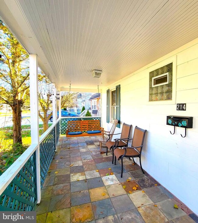 Photo - 214 Villanova Rd