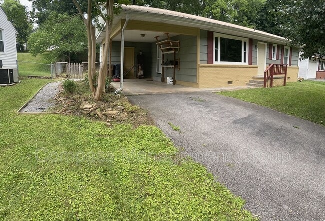 Photo - 2911 Davis St SE