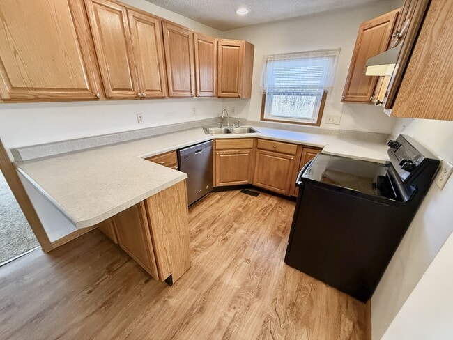 Photo - 1511 Elmont Rd